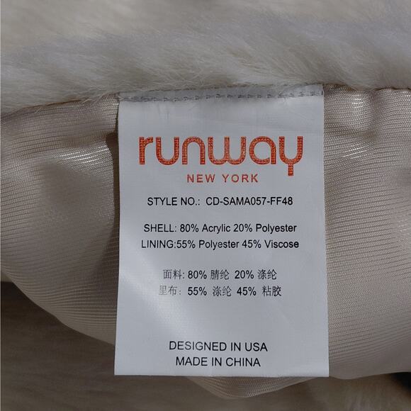 Runway - Picture 11 of 12